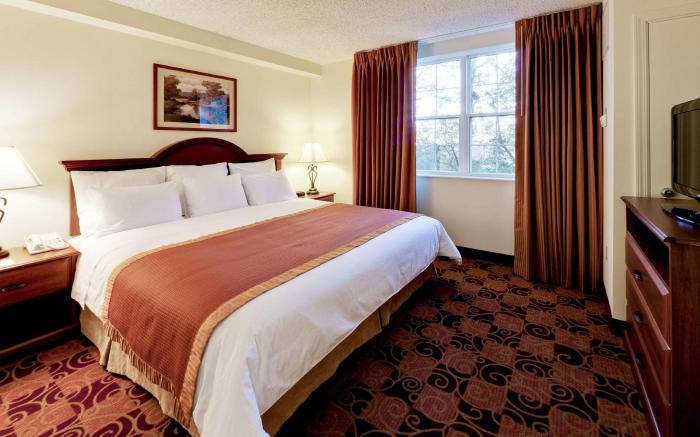 Hawthorn Suites by Wyndham Louisville East