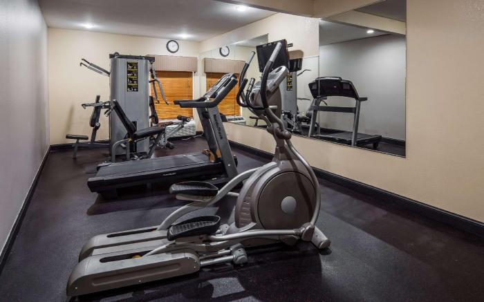 Best Western Plus Kansas City Airport-KCI East
