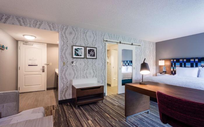 Hampton Inn & Suites Herndon-Reston
