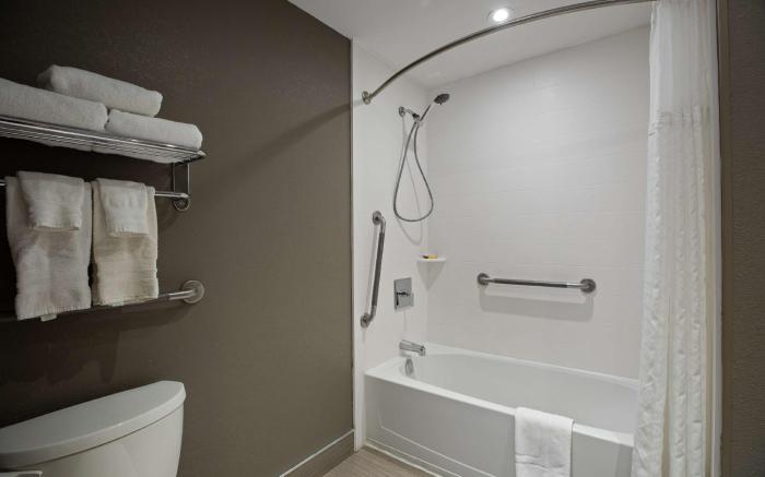 Best Western Plus Executive Inn