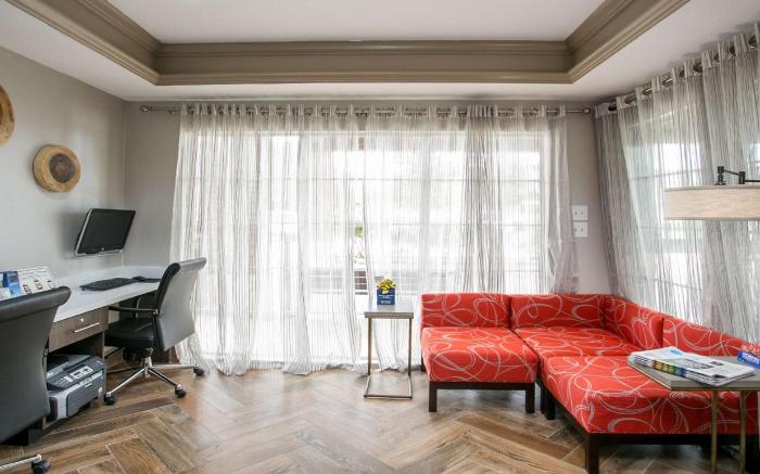 Best Western Plus Addison Dallas Hotel