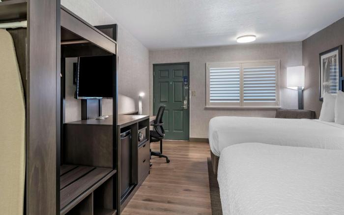 Best Western Plus Hilltop Inn