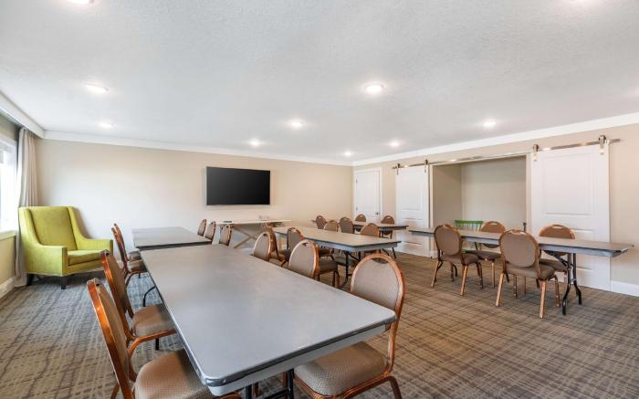 Best Western Plus University Park Inn and Suites