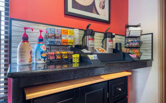 Best Western Plus Suites-Greenville