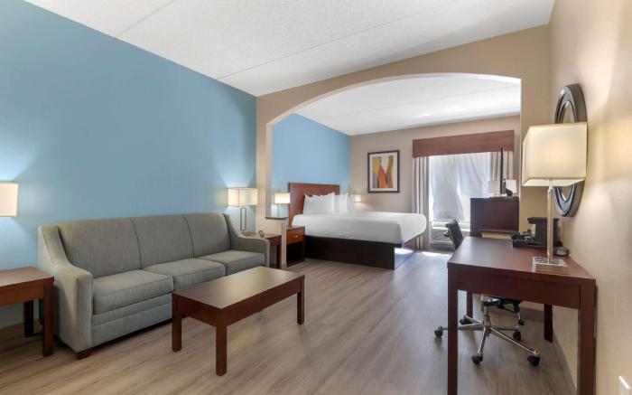 Best Western Plus Suites-Greenville