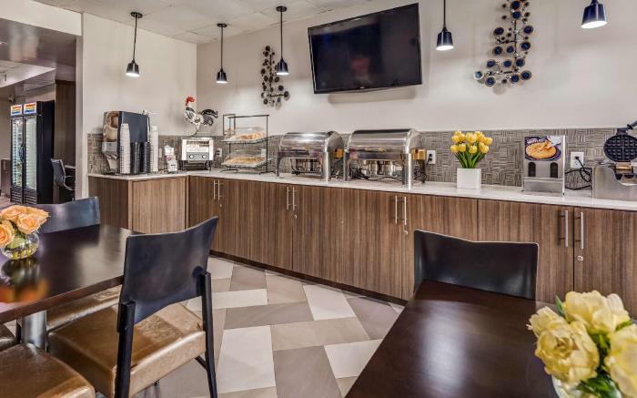 Best Western  Plus Heritage Inn