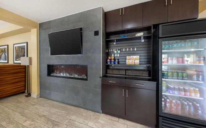 Best Western Greentree Inn & Suites