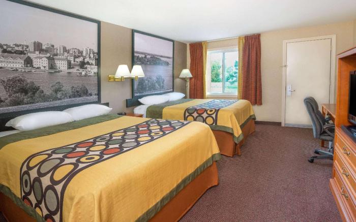 Super 8 By Wyndham Kingston