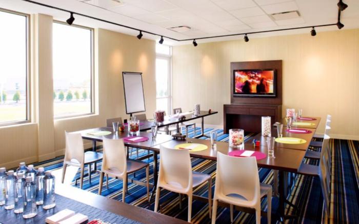 Aloft New York LaGuardia Airport