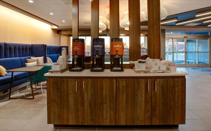 Tru by Hilton Alcoa Knoxville Airport