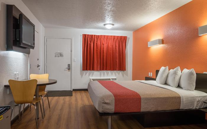 Motel 6 Columbus, OH - OSU