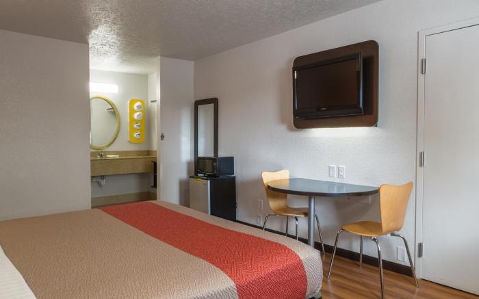 Motel 6 Columbus, OH - OSU