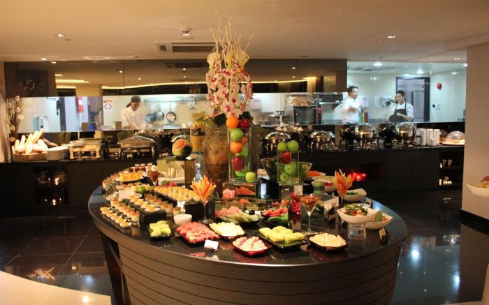 Golden Tulip Mandison Suites
