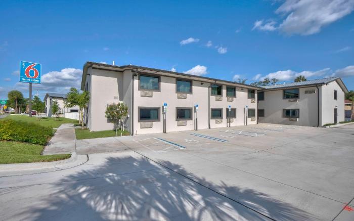 Motel 6 Fort Lauderdale, FL