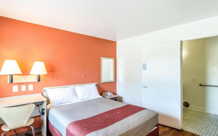 Motel 6 Redding, CA - Central