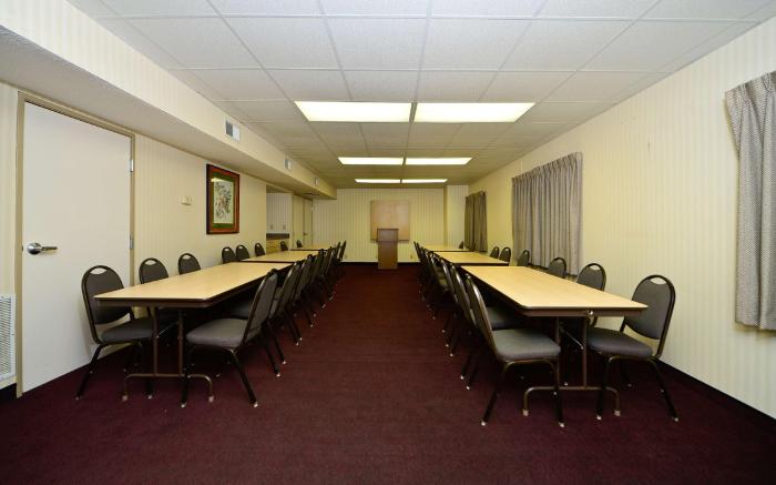 Americas Best Value Inn & Suites Jackson, TN