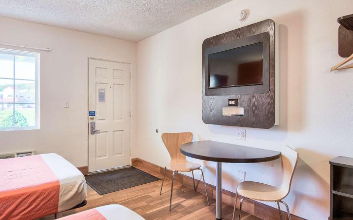 Motel6 Harrisonburg, VA - South