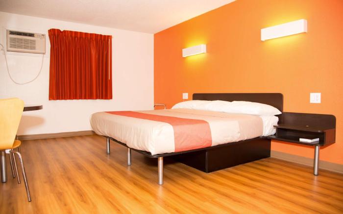 Motel 6 Omaha, NE