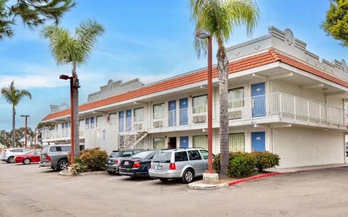Motel 6 Carlsbad, CA - Near Legoland