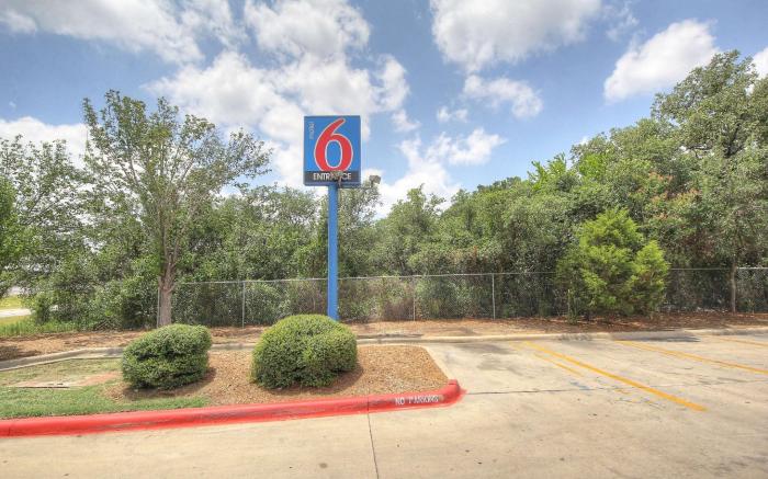 Motel 6 San Antonio, TX - Six Flags Fiesta TX/La Cantera Area