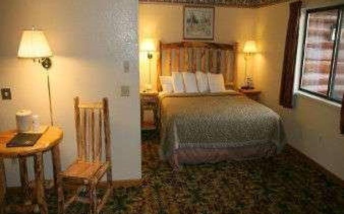Super 8 By Wyndham Bridgeview Of Mackinaw City