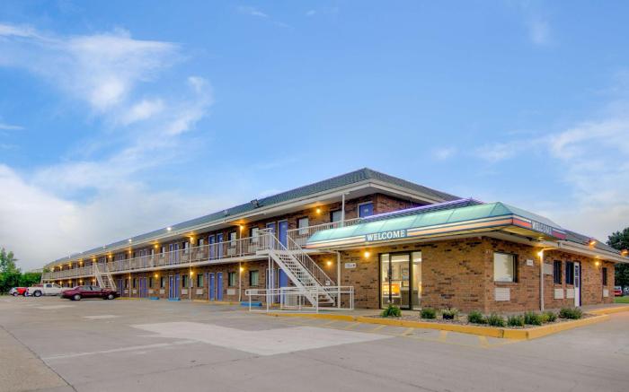 Motel 6 Salina, KS