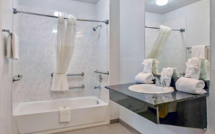 Studio 6  San Antonio, TX - Airport