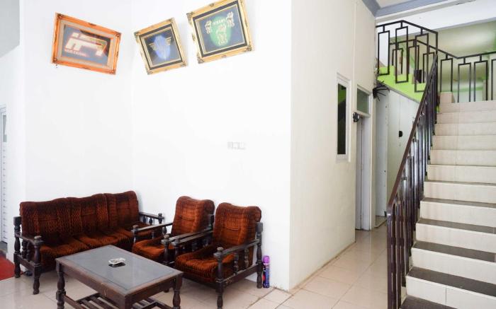 RedDoorz Syariah near Alun Alun Kajen