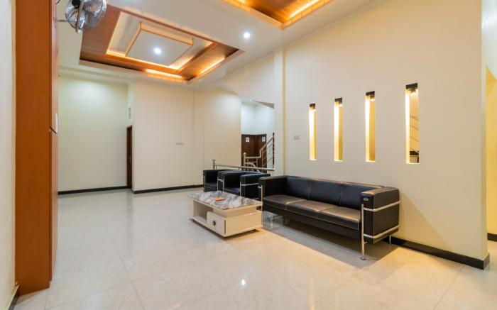 RedDoorz Plus near Ramayana Pematangsiantar