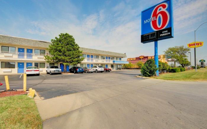 Motel 6 Wichita, KS