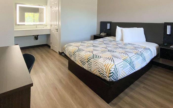 Motel 6 Costa Mesa, CA