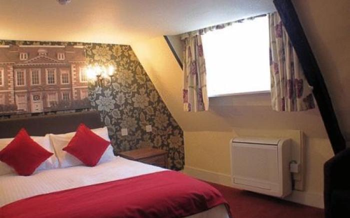 The White Hart by Good Night Inns