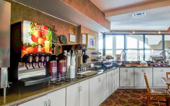 Comfort Suites near Robins Air Force Base