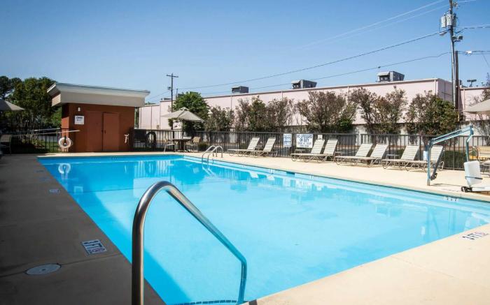Quality Inn & Suites Greenville - Haywood Mall
