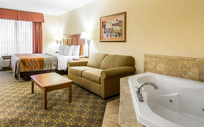 Comfort Inn & Suites