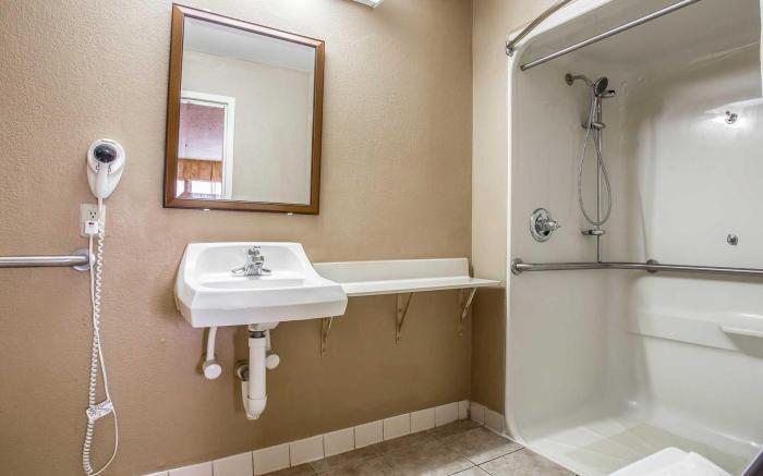 Quality Inn & Suites Ft. Jackson Maingate
