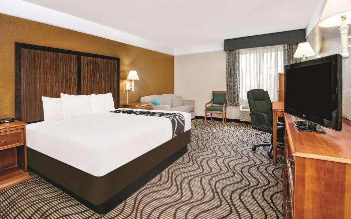 La Quinta Inn & Suites by Wyndham San Antonio N Stone Oak