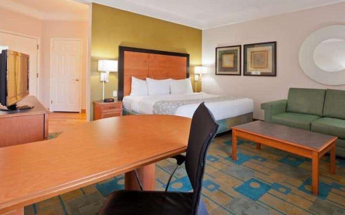 La Quinta Inn & Suites by Wyndham Ft. Lauderdale Airport