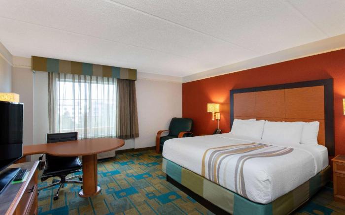 La Quinta Inn & Suites by Wyndham Jacksonville Butler Blvd