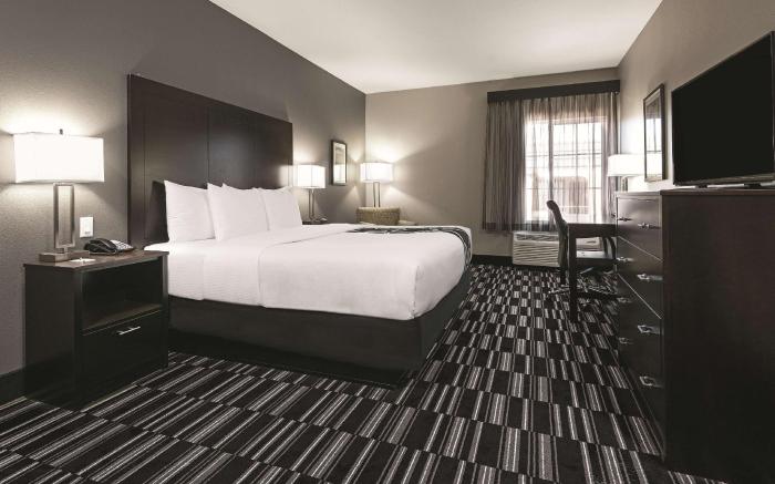 La Quinta Inn & Suites by Wyndham Fort Worth West - I-30