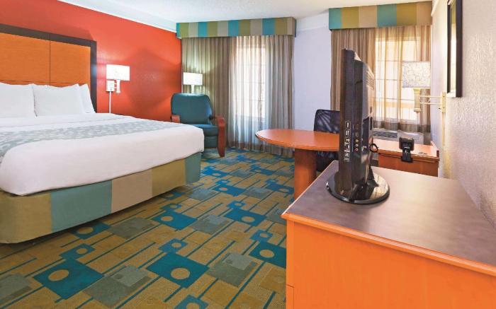 La Quinta Inn & Suites by Wyndham Dallas DFW Airport North