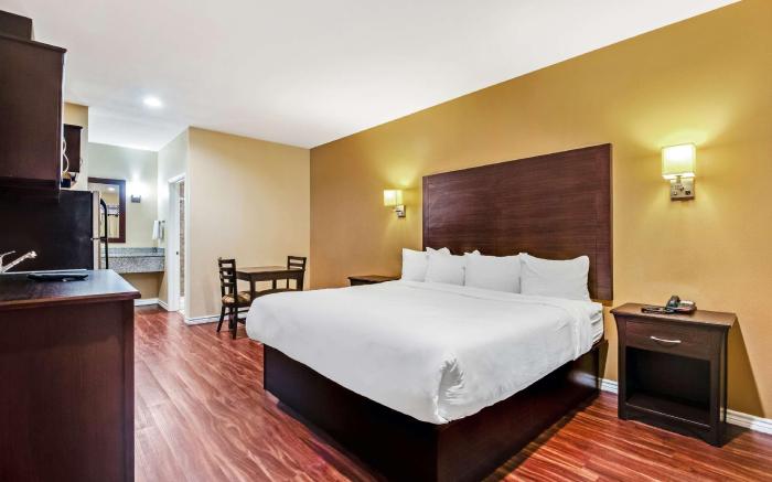 Americas Best Value Inn Houston at FM 529