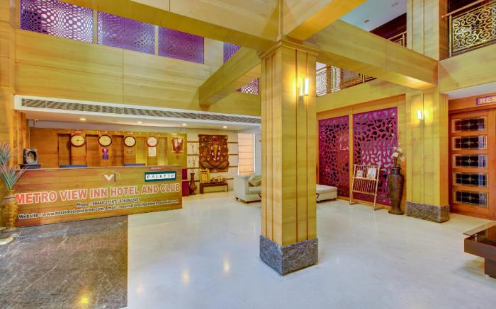 Super Townhouse Oak JVH hotel (Next to Mysore Road Metro Station)