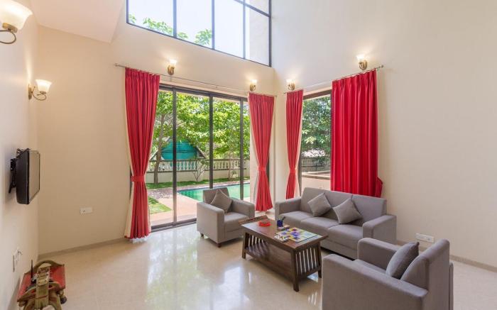 StayVista's Greenwoods Villa 6 - City-Center Villa with Private Pool, Terrace, Lift & Ping-Pong Tabl
