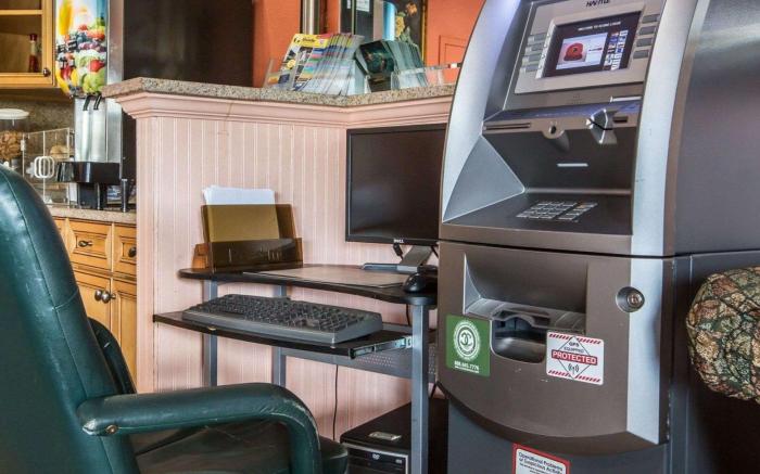 Econo Lodge Atlanta Airport East