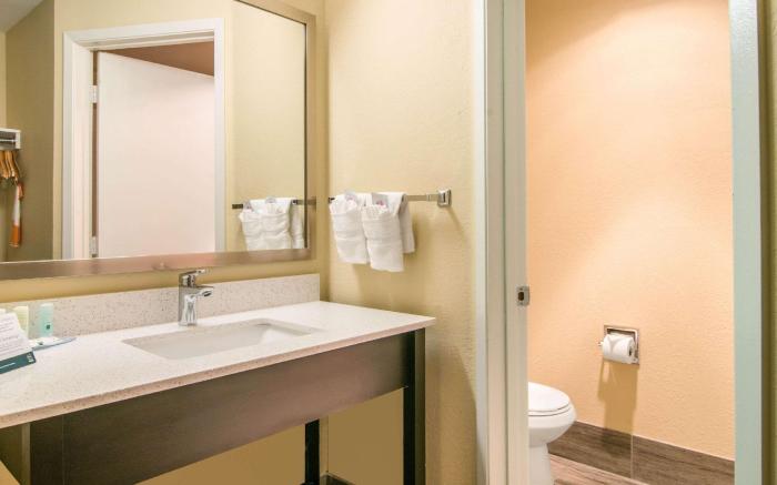 Quality Inn & Suites Albany Corvallis