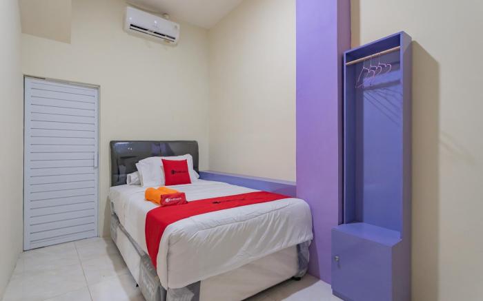 RedDoorz near Trans Studio Bandung 3