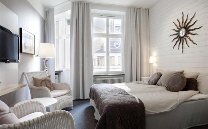 First Hotel Orebro