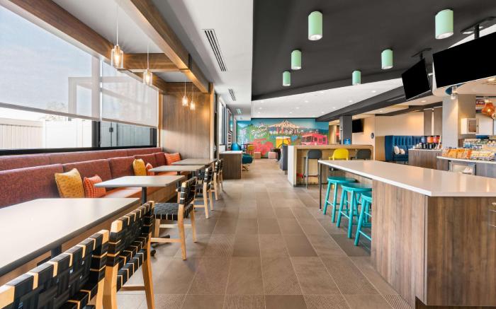 Tru by Hilton Portland Airport