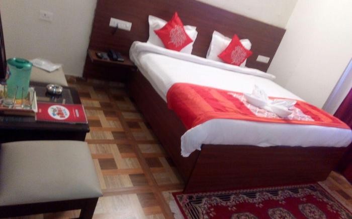 FabHotel Om Shivaay Inn